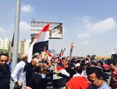 المواطنون يشاركون تشييع جنازة النائب العام ويهتفون "الشهيد حبيب الله"