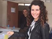 بطلة مسلسل "العشق الممنوع" تدعو الأتراك للمشاركة فى الانتخابات البرلمانية