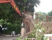 بالصور.. حى المعادى يواصل حملاته لإزالة التعديات بمنطقة الكورنيش