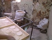 القبض على صاحب مخبز لبيعه 56 طن دقيق مدعم بالسوق السوداء فى منشأة ناصر