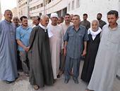 أهالى 8 قرى بالدقهلية يحتجون أمام المحافظة بسبب انقطاع المياه