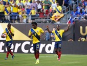 إصابة 13 مشجعا إثر انهيار حاجز مدرج فى ملعب بكولومبيا