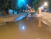 بالصور.. مياه الصرف الصحى تغرق شوارع مركز إدفو بأسوان والأهالى يستغيثون