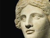 بالصور.. سوثبى تبيع رأس مصرى لامرأة من العصر اليونانى بـ416 ألف دولار
