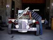 فلسطيني يصنع نسخة طبق الأصل من سيارة مرسيدس غزال موديل 1927