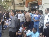 وقفة احتجاجية لحاملى الماجستير أمام بوابة مجلس الوزراء بشعار "صايمين ومكملين "