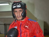 بالصور.. بطل الملاكمة يتدرب فى بورسعيد بملابس كوبا