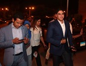 بالصور.. أبو هشيمة يغادر سحور جامعة القاهرة والطلاب يلتقطون معه السيلفى