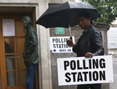 توافد البريطانيون على مراكز الاقتراع لحسم مصير عضوية بلادهم بالاتحاد الأوربى