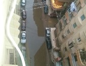 صحافة المواطن.. قارئ يرسل صورا لغرق شوارع منطقة الثلاثينى بمياه الصرف الصحى