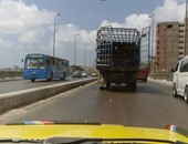 سيارة نقل أنابيب تهدد أرواح المواطنين بالإسكندرية وقارئ: أين المرور
