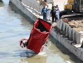 سقوط سيارة ميكروباص فى مياه النيل من أعلى كوبرى الساحل