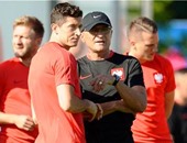 يورو 2016 .. مدرب بولندا يطالب الحكام بحماية ليفاندوفسكى