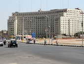 دورية شرطة تجوب ميدان التحرير بعد انصراف أولتراس أهلاوى من أمام النادى