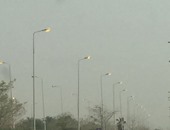 قارئ يرصد إضاءة أعمدة الكهرباء فى "عز الضهر" بمدينة الشروق
