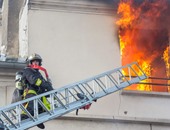 إصابة 13 شخصا إثر حريق شب فى عقار سكنى بباريس