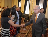 بالصور.. رئيس الوزراء يلتقى أبناء الجالية المصرية فى كندا لبحث مطالبهم