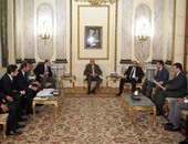 بالصور.. رئيس الوزراء يعقد لقاءً لبحث مقترحات النهوض بالقطن المصرى وصناعة الغزل