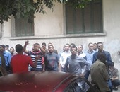 الأمن يعيد فتح شارع قصر العينى أمام حركة السيارات عقب فض وقفة حاملى الماجستير