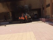 صحافة مواطن.. بالصور.. طلاب يحرقون "توك توك" مراقب داخل مدرسة بالدقهلية