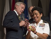البحرية الأمريكية ترقى أول امرأة إلى رتبة ادميرال