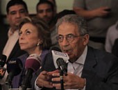 عمرو موسى: مصر تمتلك رئيسًا قويًا يعمل فى إطار الدستور