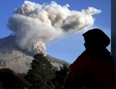 ثورة بركان "ماونت رونج" يغلق 5 مطارات فى إندونيسيا