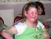 بالصور.. فتاة بريطانية أكلت نفسها حتى الموت بسبب مرض نادر