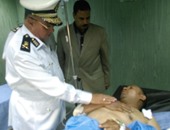 مدير أمن القاهرة الجديد يزور أمين الشرطة المصاب بانفجار روكسى
