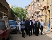 بالصور.. محلب ومحافظ القاهرة يتفقدان تجهيزات أعمال ترميم القنصلية الإيطالية