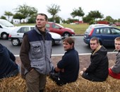 المزارعون فى فرنسا ينظموت احتجاجات ضد شركتى تصنيع منتجات الألبان