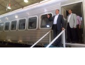 رئيس السكة الحديد يتفقد انتهاء أول قطار مصرى مكيف لتشغيله مع افتتاح القناة