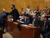 مرسى لقاضى "إهانة القضاء": "لدى بيان هام وأريد التحدث للمحكمة"