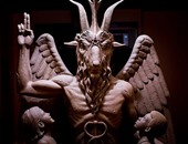 الكشف عن تمثال "الشيطان" فى ديترويت الأمريكية وسط  احتجاج أهاليها