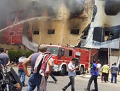 قوات الدفاع المدنى تسيطر على حريق مصنع الأثاث بالعبور