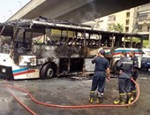 حريق هائل بأتوبيس نقل عام أسفل كوبرى أكتوبر أمام نادى السكة بمدينة نصر