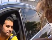 بالفيديو.. دموع مشجعة برشلونة تكشف اقتراب بيدرو من مانشستر يونايتد