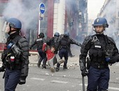 الشرطة الفرنسية تسرق "بطاطين" اللاجئين لإجبارهم على ترك الشوارع