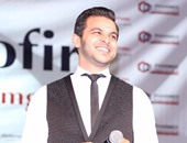 محمد رشاد يهدى شهداء الوطن أغنية "تحيا مصر"