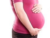 دراسة: تناول فيتامين بـ 3 خلال الحمل يقلل فرص إصابة الأطفال بالإكزيما