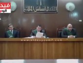 بالفيديو.. لحظة النطق بالحكم على ضابط و5 أمناء بالحبس فى مقتل عامل الأقصر
