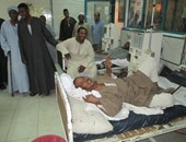 بالصور.. إضراب 48 مريضاً بالفشل الكلوى داخل مستشفى كوم أمبو بأسوان