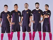 رسميًا.. برشلونة يكشف النقاب عن القميص الثانى للموسم الجديد