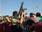 الجنود الأتراك اللاجئون فى اليونان يستأنفون قرار استمرار احتجازهم