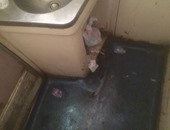راكب يرصد سوء النظافة فى قطار رقم 943 المتجه من الإسكندرية لأسوان