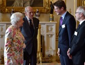 بالصور.. الملكة إليزابيث تسلم الفائزين جوائز "The Queens Awards"