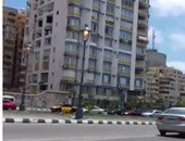 بالفيديو ..إضاءة أعمدة الإنارة ظهراً من لوران حتى جليم بكورنيش الإسكندرية