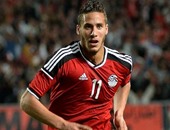 بالفيديو.. رمضان صبحى يعترض على حكم ودية توجو بعد "اللف والدوران"