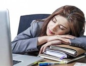 4 حيل للتغلب على النوم فى مكتبك.. افتح الشباك واشرب قهوة