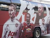 حافلة مانشستر يونايتد فى الصين تضع الفريق فى موقف محرج